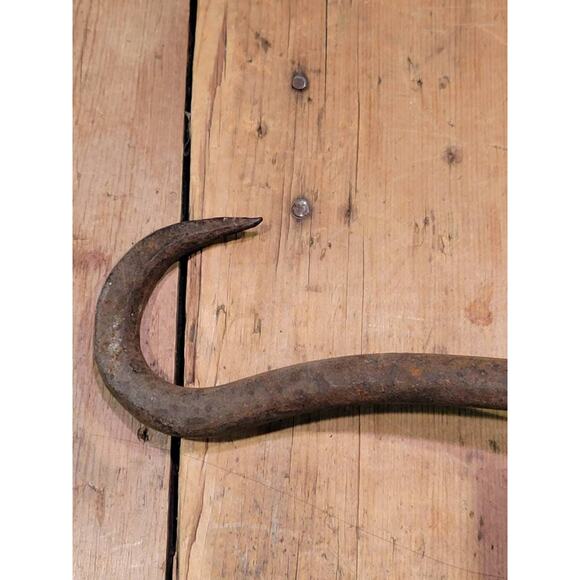 Vintage Bale Hook, Hand Forged Iron, Farmhouse Decor, Rustic Farm Tool, 10-1/2" - Picture 4 of 4